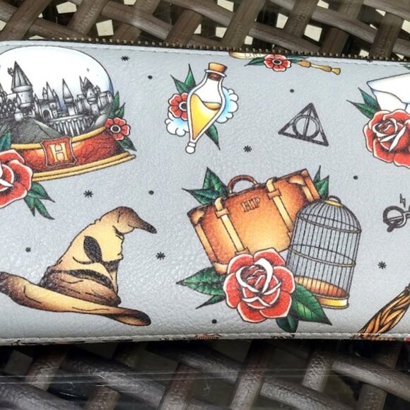 Harry Potter Loungefly Fullsized Wallet - Picture 5 of 5